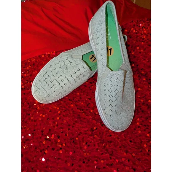 Keds Perforated Slip-On Sneakers Sz 11, Women's, Lt Green - Picture 2 of 6